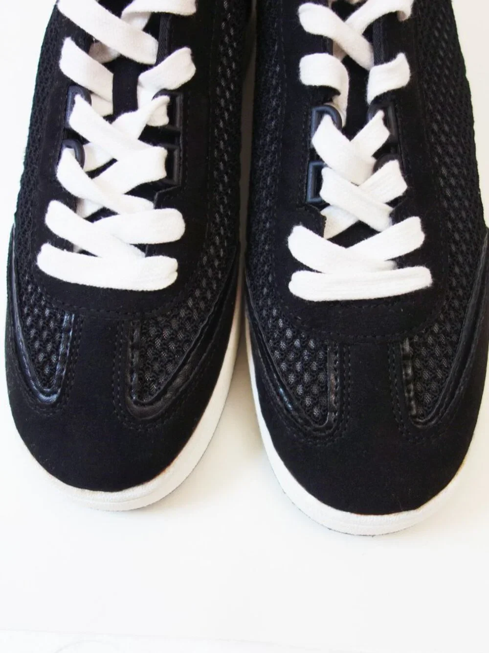Anne Klein Women's Abriela Low Top Sneakers Fishnet Black (8M) NWOT!